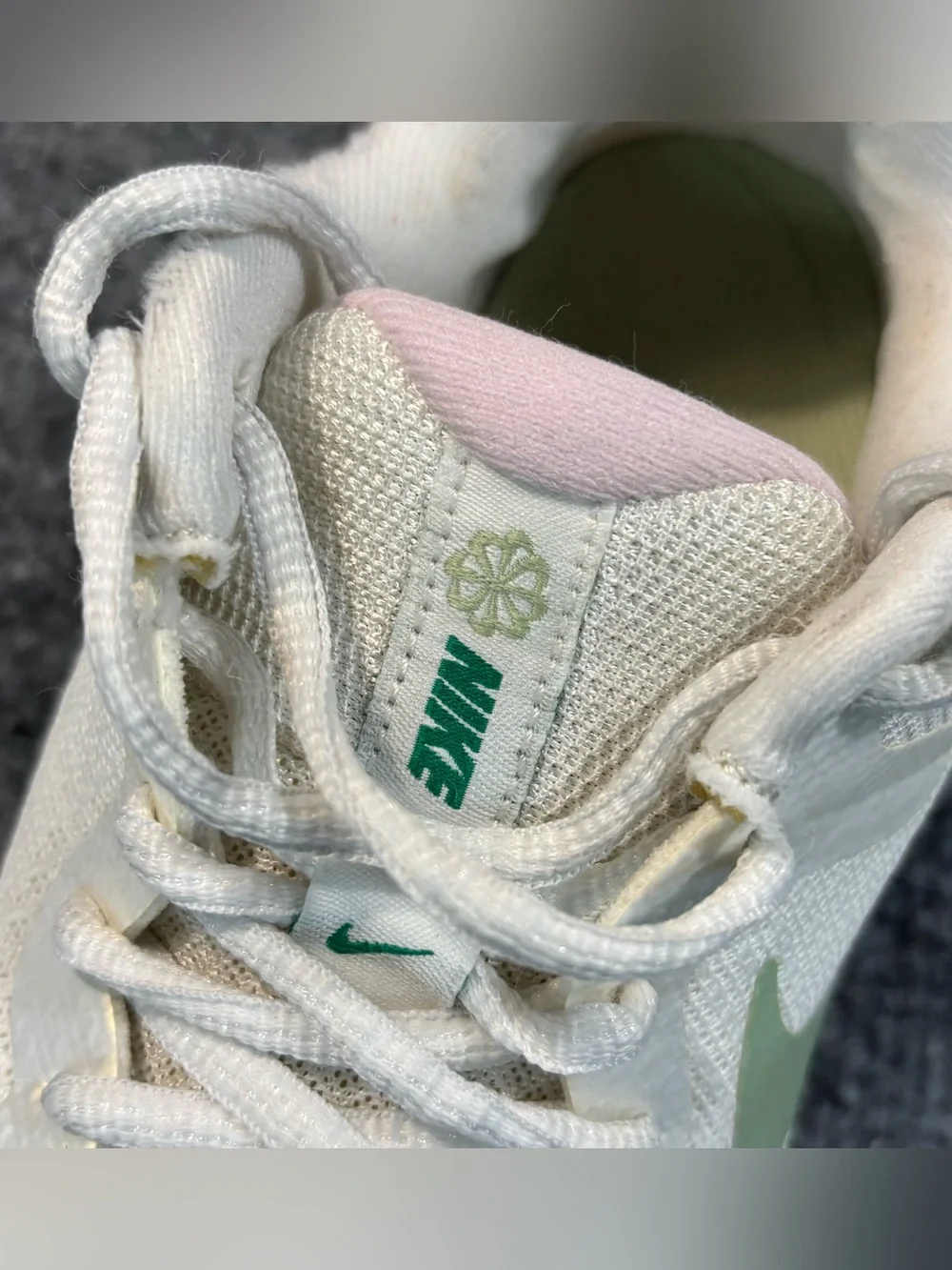 Nike revolution nn